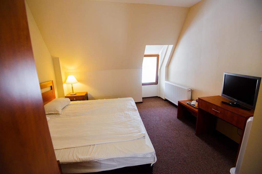 Residence Piata Sfatului Brasov Bagian luar foto