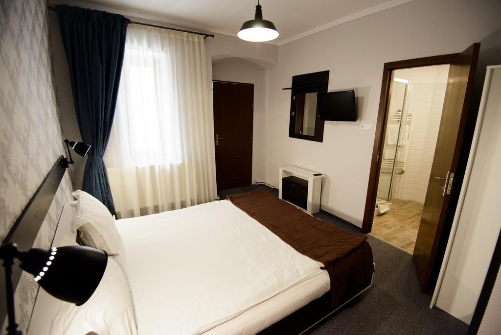 Residence Piata Sfatului Brasov Ruang foto